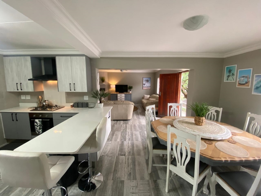 7 Bedroom Property for Sale in Hartenbos Central Western Cape